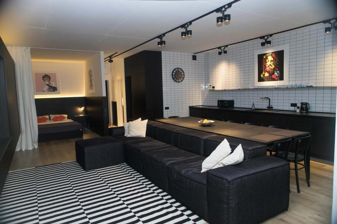 Stylish 1 Bedroom Studio Near Most City Dnipro Exterior photo