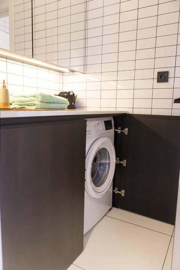 Stylish 1 Bedroom Studio Near Most City Dnipro Exterior photo