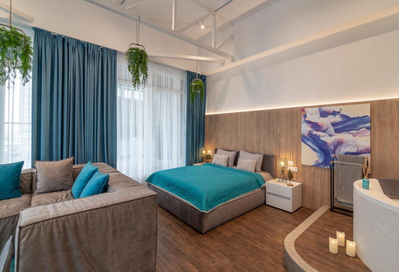 Stylish 1 Bedroom Studio Near Most City Dnipro Exterior photo